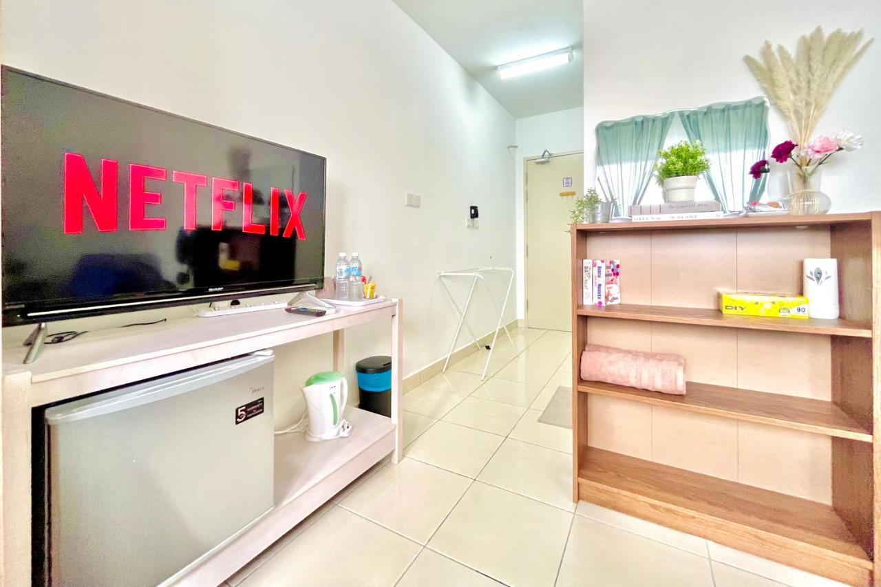 Alanis Studio Suite {Shortstay} Sepang Exterior photo