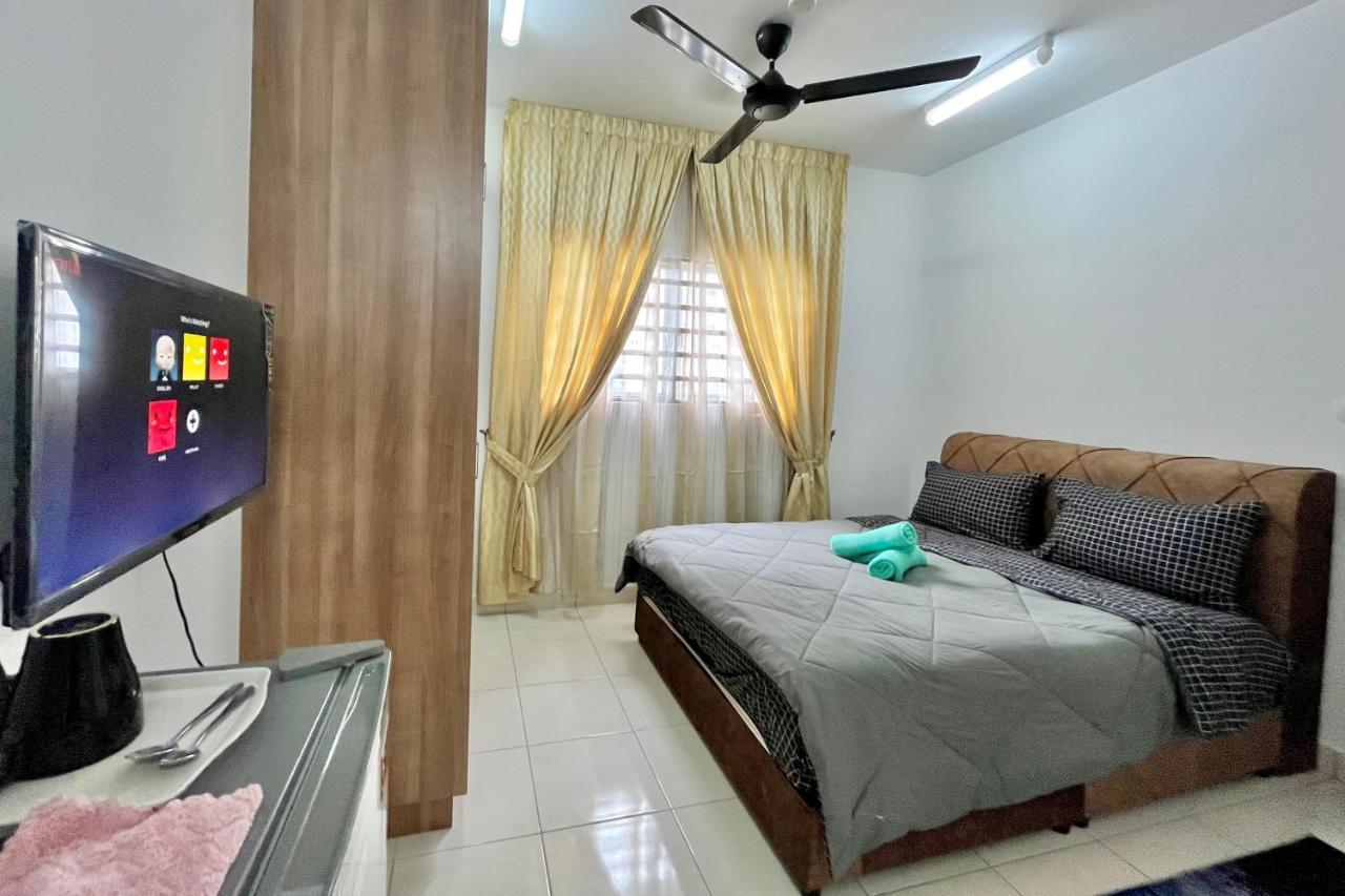 Alanis Studio Suite {Shortstay} Sepang Exterior photo